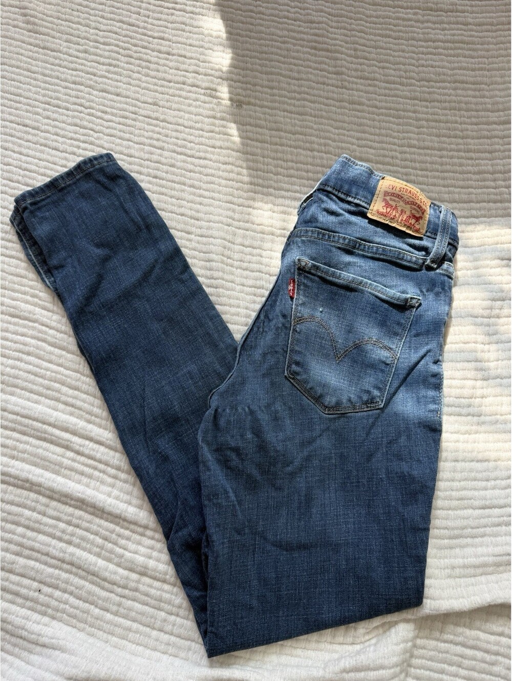 Levi’s 311 Shaping Skinny Jeans Women’s Size 26 26x30 Medium Wash